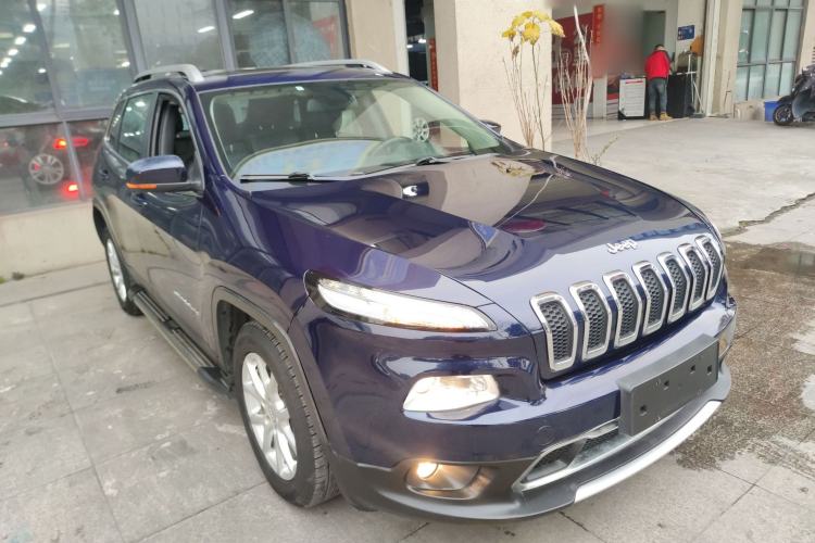 Used  Cherokee 2017 2.0L Superior Edition