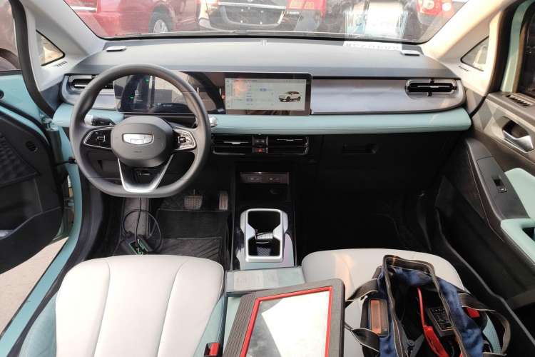 Used Geometry E Firefly 2024 301km Starlight
