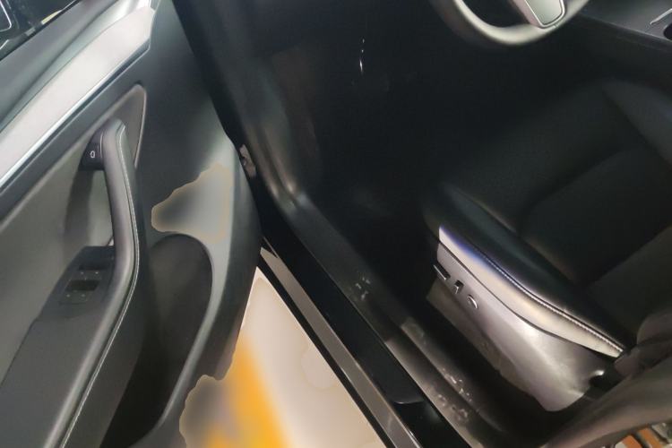 Used Tesla Model Y 2023 Long-Range All-Wheel-Drive Version
