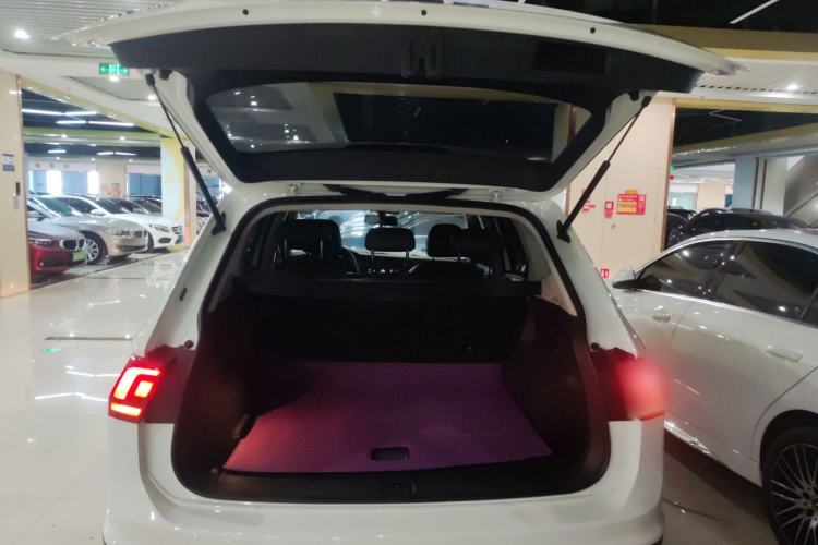 Used Volkswagen Tiguan L 2018 330TSI Automatic Two-Wheel Drive Luxury Edition
