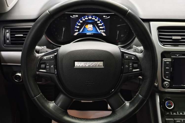 Used Haval H8 2017 2.0T Gasoline 4x4 Smart Enjoyment Version
