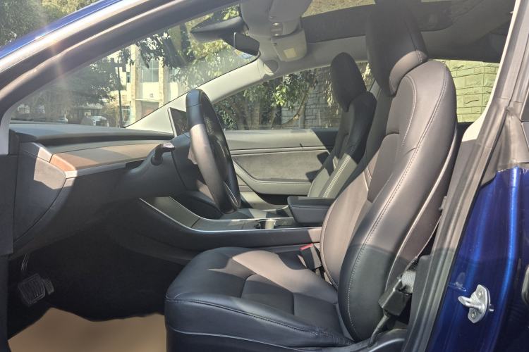 Used Tesla Model 3 2019 Long-Range All-Wheel-Drive Version
