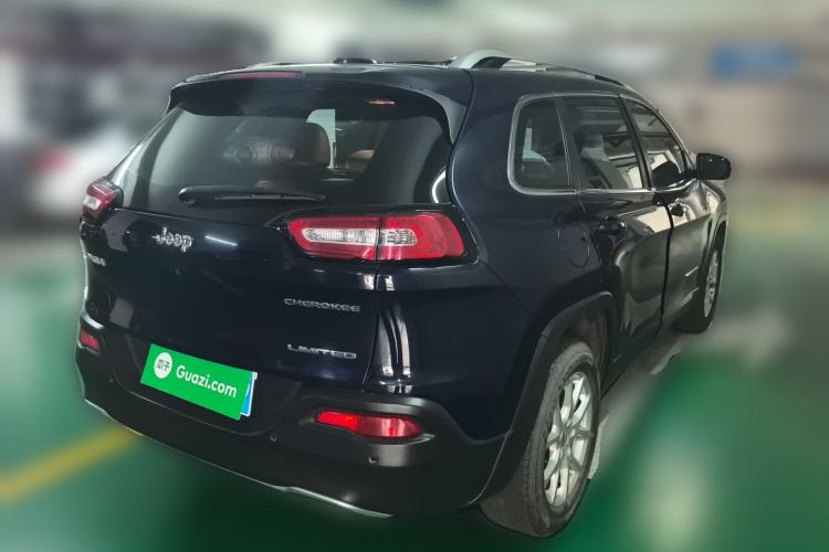 Used  Cherokee 2017 2.0L Superior Edition