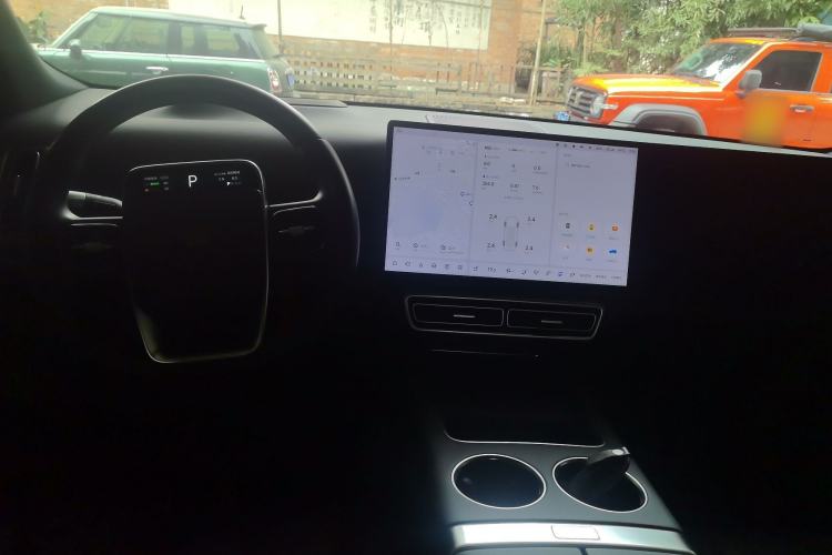 Used Li Auto L8 2023 Pro Model
