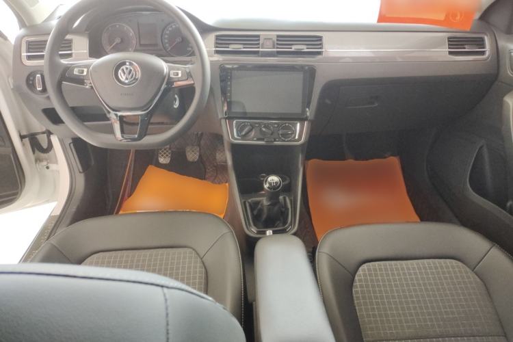 Used Volkswagen Santana 2016 1.6L Manual Comfort Edition
