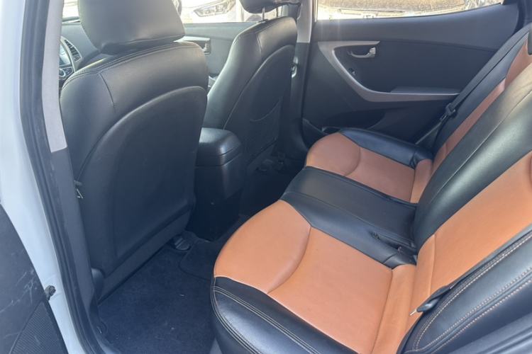 Used Hyundai Elantra 2015 1.6L Automatic Fashion Model
