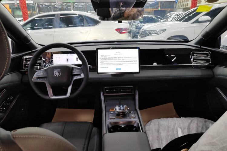 Used BYD Qin L 2025 DM-i Smart Drive 80KM Leading Model