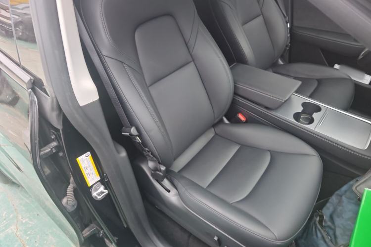 Used Tesla Model Y 2021 Long-Range All-Wheel-Drive Version
