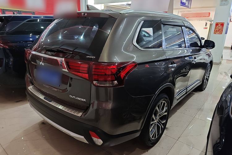 Used Mitsubishi Outlander 2018 2.4L 4x4 Elite Edition 5 Seats
