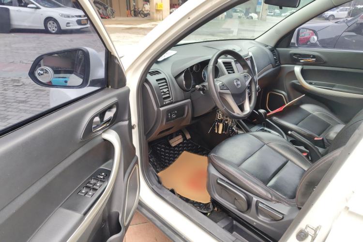 Used Changan CS35 2014 1.6L Automatic Luxury Model China IV Standard
