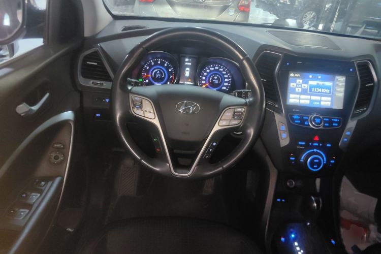 Used Hyundai Grand SantaFe 2013 3.0L 7-seat Four-Wheel-Drive Luxury Edition