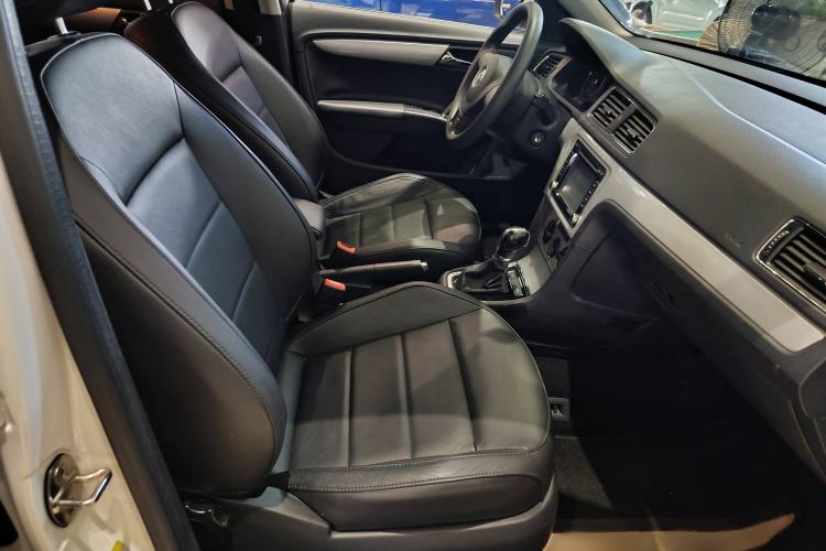 Used Volkswagen Gran Lavida 2013 1.4 TSI Automatic Comfort Model
