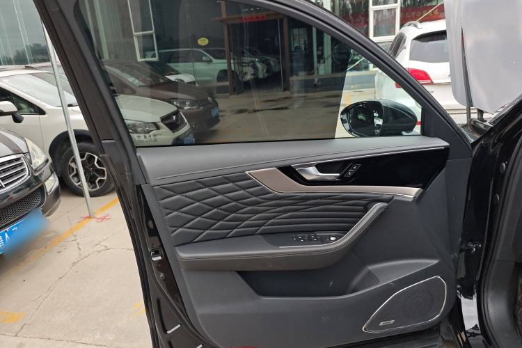 Used Hongqi HS5 2022 Revised Version 2.0T Smart Connect Flagship Edition
