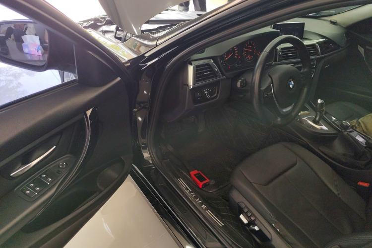 Used BMW 3 Series 2017 318i Fashion Model
