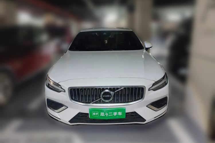 Used Volvo S60 2022 B4 Zhiyuan Luxury Edition
