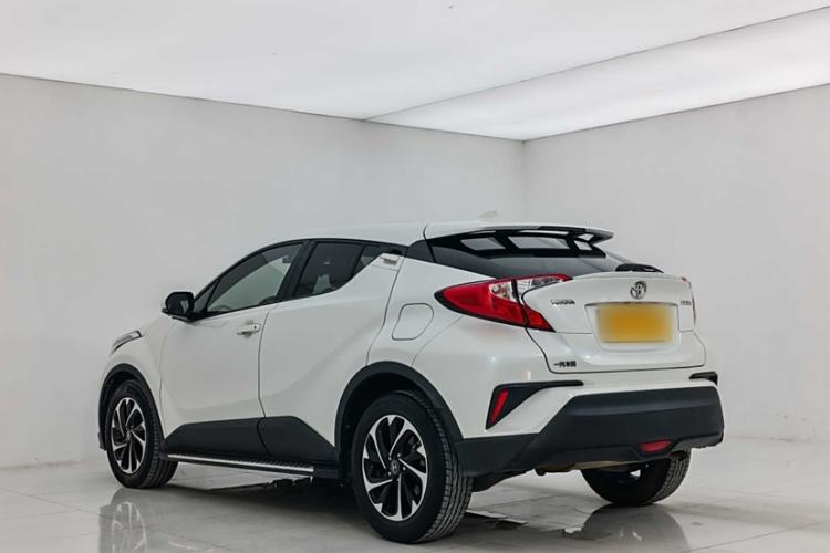 Used Toyota IZOA 2018 2.0L Yichi Version China VI Standard
