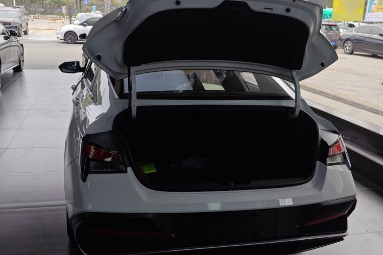 Used Hyundai Elantra 2023 1.5L CVT GLX Elite Edition
