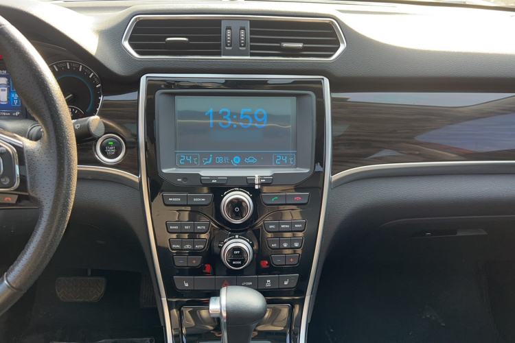 Used Haval H2 2016 Red Label 1.5T Automatic Two-Wheel Drive Prestige Model