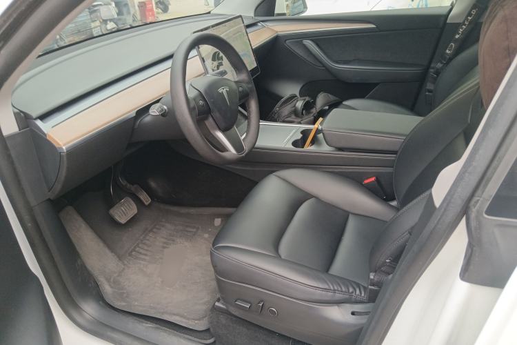 Used Tesla Model Y 2021 Long-Range All-Wheel-Drive Version