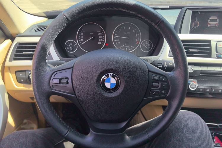 Used BMW 3 Series 2016 320Li Ambition Model
