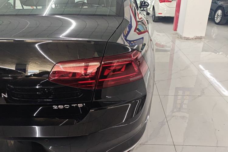 Used Volkswagen Magotan 2025 Zhongxiang Version 280TSI DSG Comfort Edition