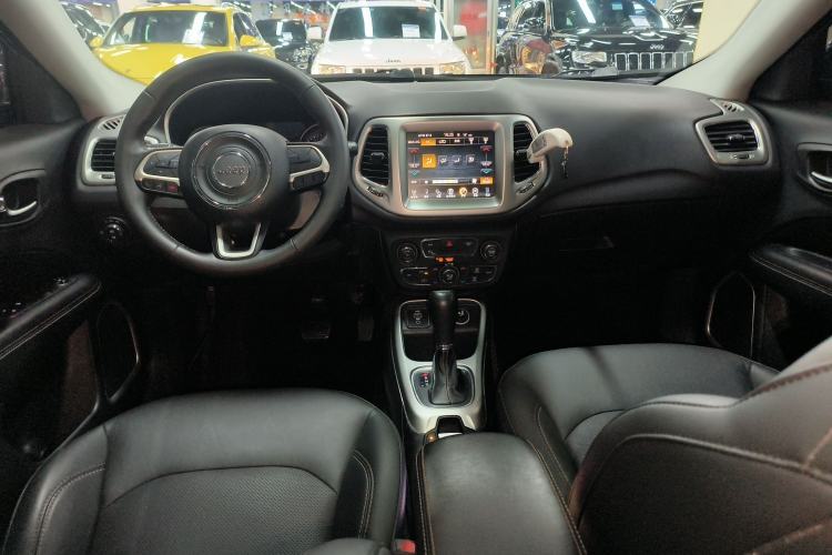 Used  Compass 2017 200T Automatic Family Edition