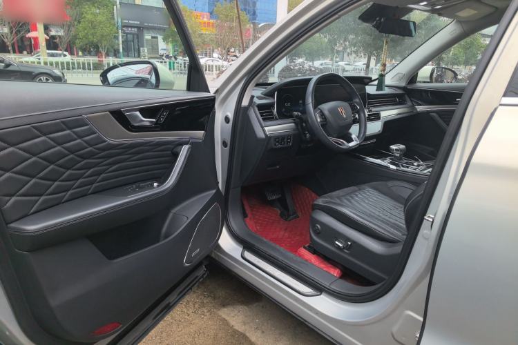 Used Hongqi HS5 2022 Facelifted Version 2.0T Smart Connect Flagship All-Wheel-Drive Edition
