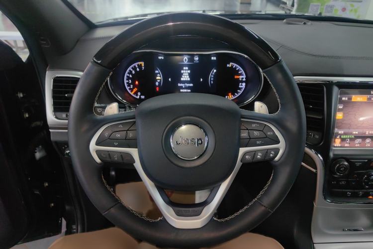 Used  Grand Cherokee 2015 3.6L Luxury Navigation Edition