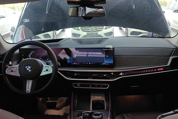 Used BMW X5 2023 xDrive 30Li Luxury M Sport Package
