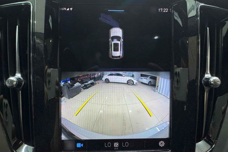 Used Volvo XC60 2022 B5 4x4 Zhiyi Luxury Edition
