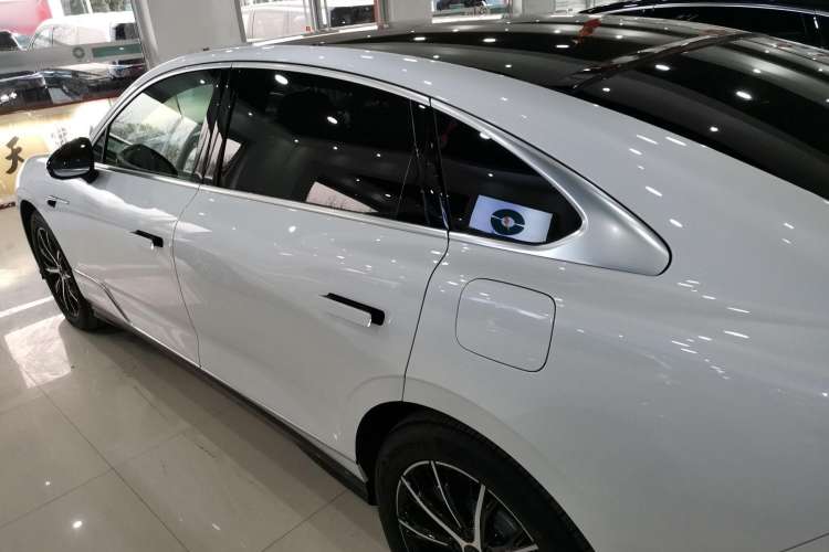 Used VOYAH PASSION 2024 PHEV Four-Wheel Drive Ultra-Long Range Executive Edition
