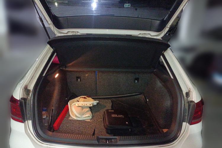 Used Volkswagen Gran Lavida 2013 1.6L Automatic Luxury Model
