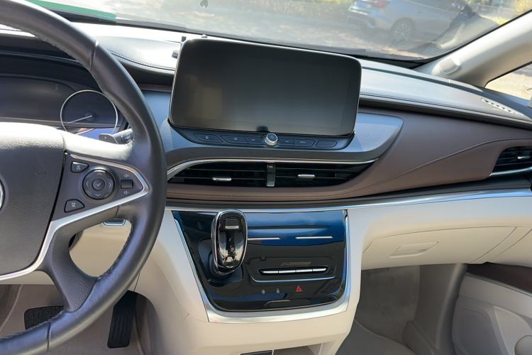 Used Buick GL8 2021 Land Cruiser Executive Class 652T Luxury Model
