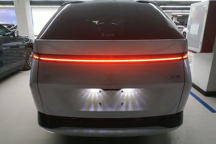 Used XPeng X9 2024 702 Ultra-Long Range Pro