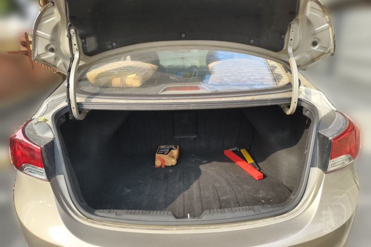 Used Hyundai Elantra 2015 1.6L Automatic Luxury Model