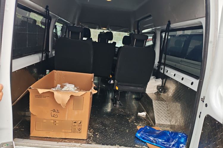 Used JMC Fushun 2025 2.0T 6MT Diesel Mid-Roof Mid-Height Commercial Multi-Purpose 7-Seater Passenger Vehicle
