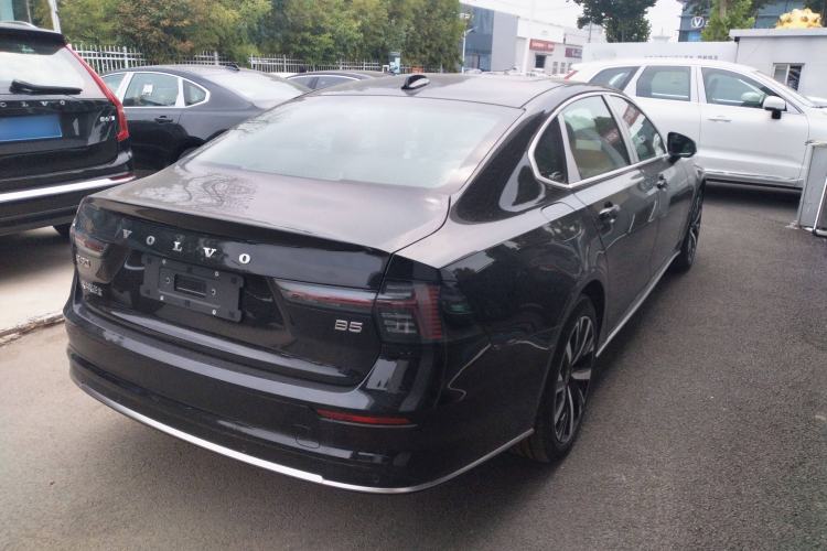 Used Volvo S90 2026 B5 Zhiyi Luxury Edition
