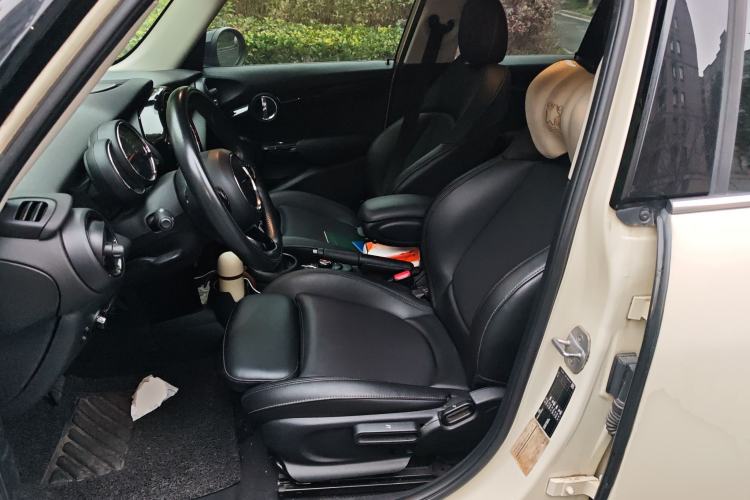 Used MINI MINI 2019 1.5T COOPER Classic Edition Five-Door Version
