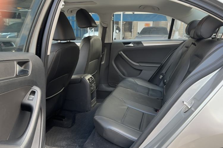 Used Volkswagen Sagitar 2014 Revised Version 1.4TSI Automatic Luxury Edition
