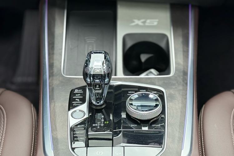 Used BMW X5 2022 xDrive 30Li Luxury M Sport Package
