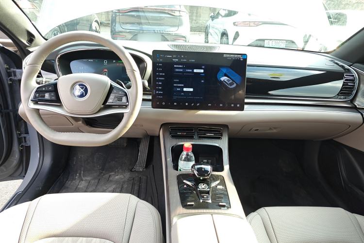 Used BYD Han 2025 EV with 701 km of Laser Radar-Enabled Intelligent Driving