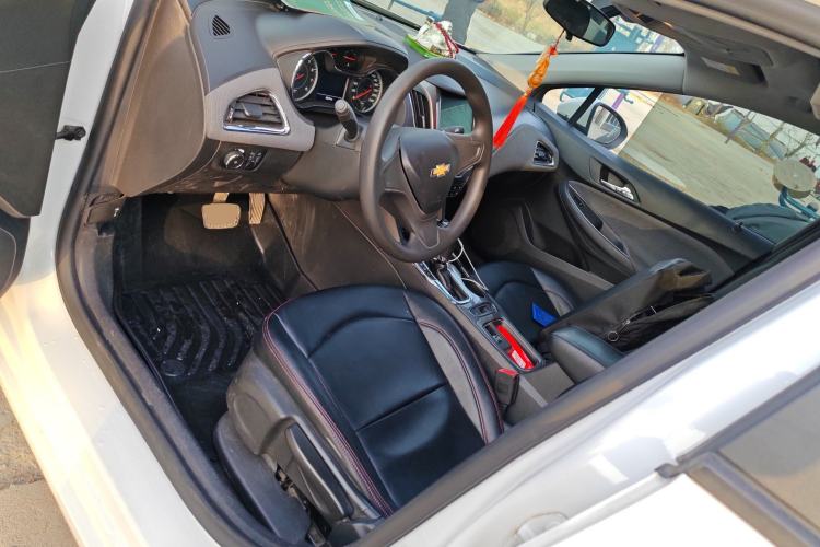 Used Chevrolet Cruze 2018 320 Automatic Pioneer Sunroof Edition