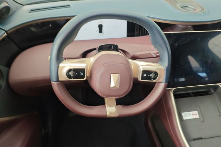 Used  11 2024 580 Three-Laser Four-Wheel Drive Luxury Edition
