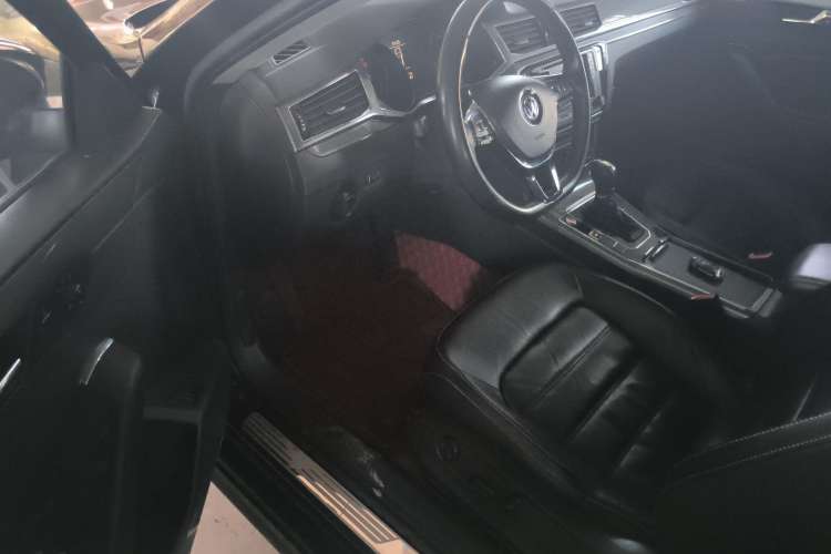 Used Volkswagen Passat 2017 330TSI DSG Luxury Edition
