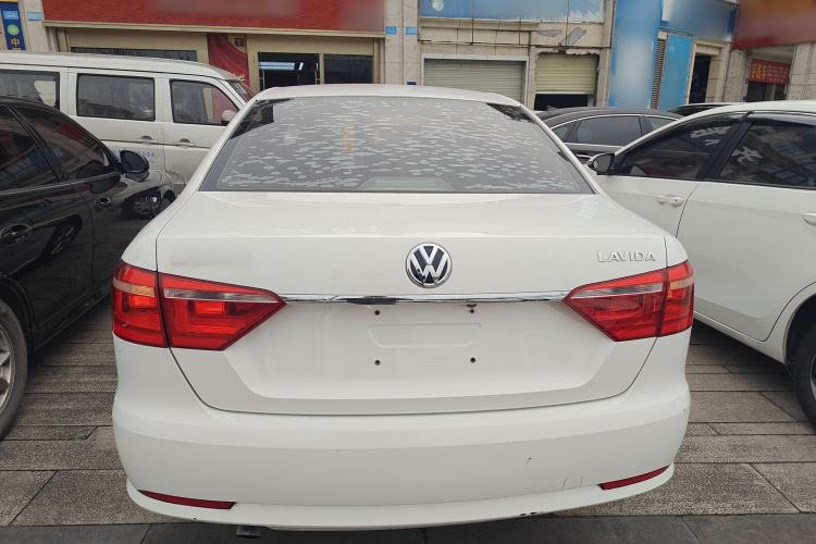 Used Volkswagen Lavida 2013 Revised Classic 1.6L Automatic Fashion Edition
