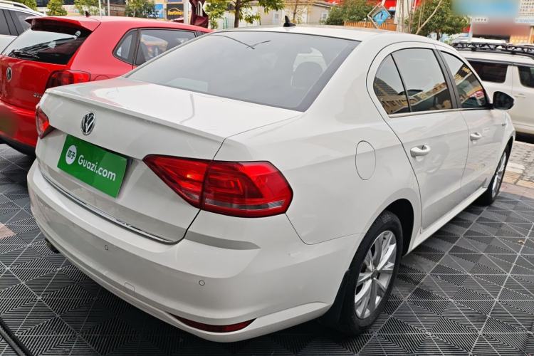 Used Volkswagen Lavida 2017 1.6L Automatic Comfort Edition
