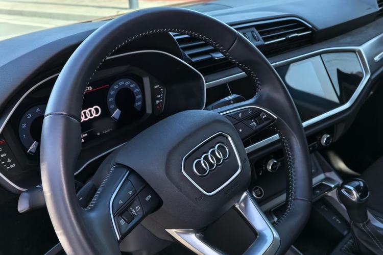 Used Audi Q3 2021 35 TFSI Fashion Dynamic Model
