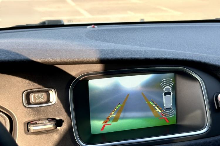 Used Volvo V40 2015 1.6T Zhiyi Edition