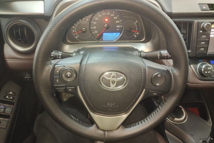 Used Toyota RAV4 2015 2.0L CVT Two-Wheel Drive Fashion Edition

