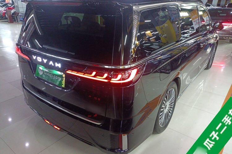 Used VOYAH Dream 2025 PHEV Four-Wheel-Drive Flagship Kunpeng Edition
